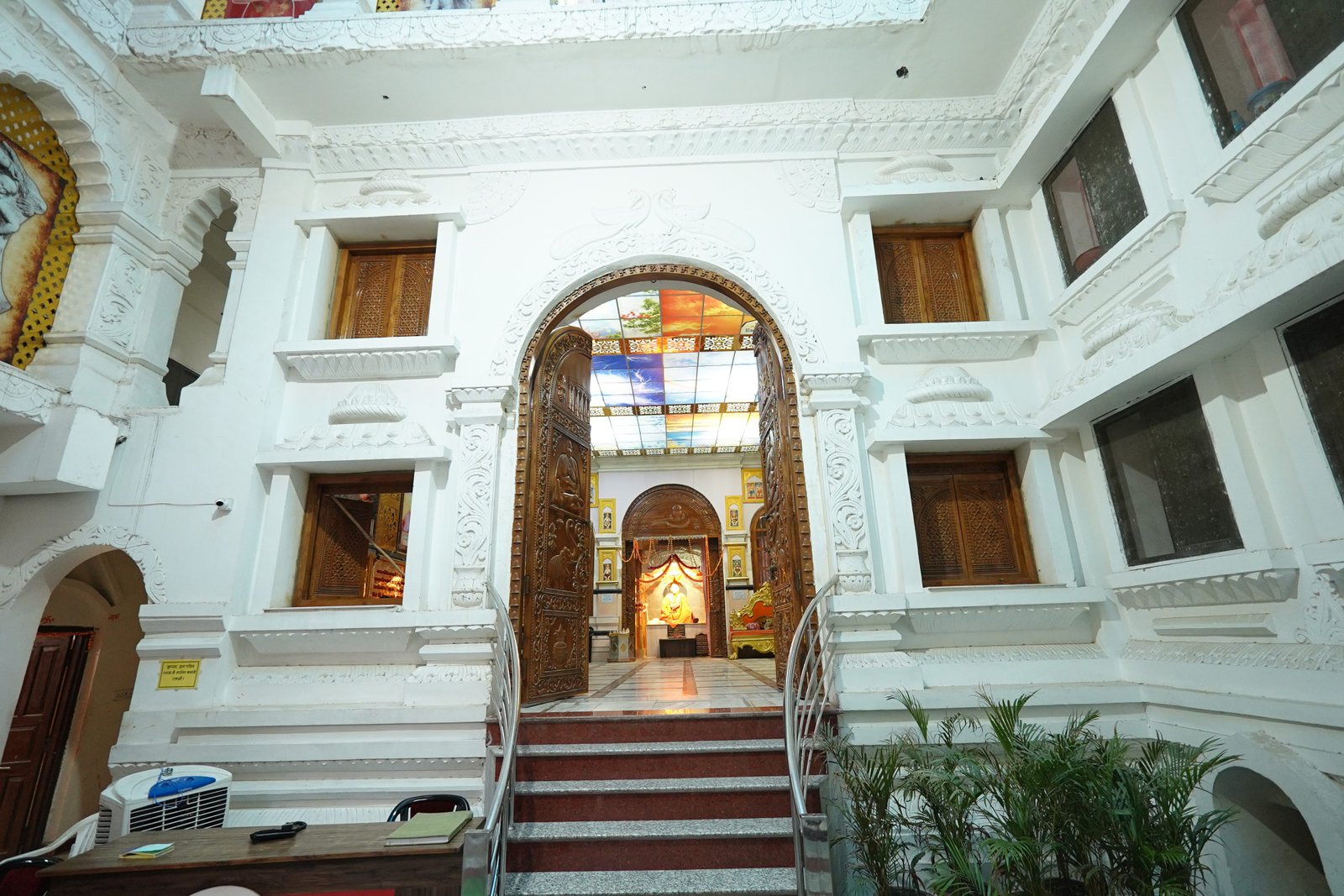 Varanasi tour accommodation for pilgrims